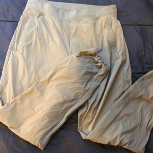 Men’s MD/LG LULULEMON Jogger Pants!
